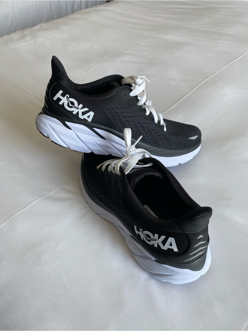 Hoka clifton 8 black white mens size 11
